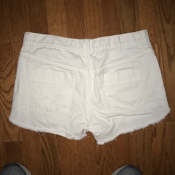 FREE PEOPLE JEAN SHORTS - Picture 2 of 5